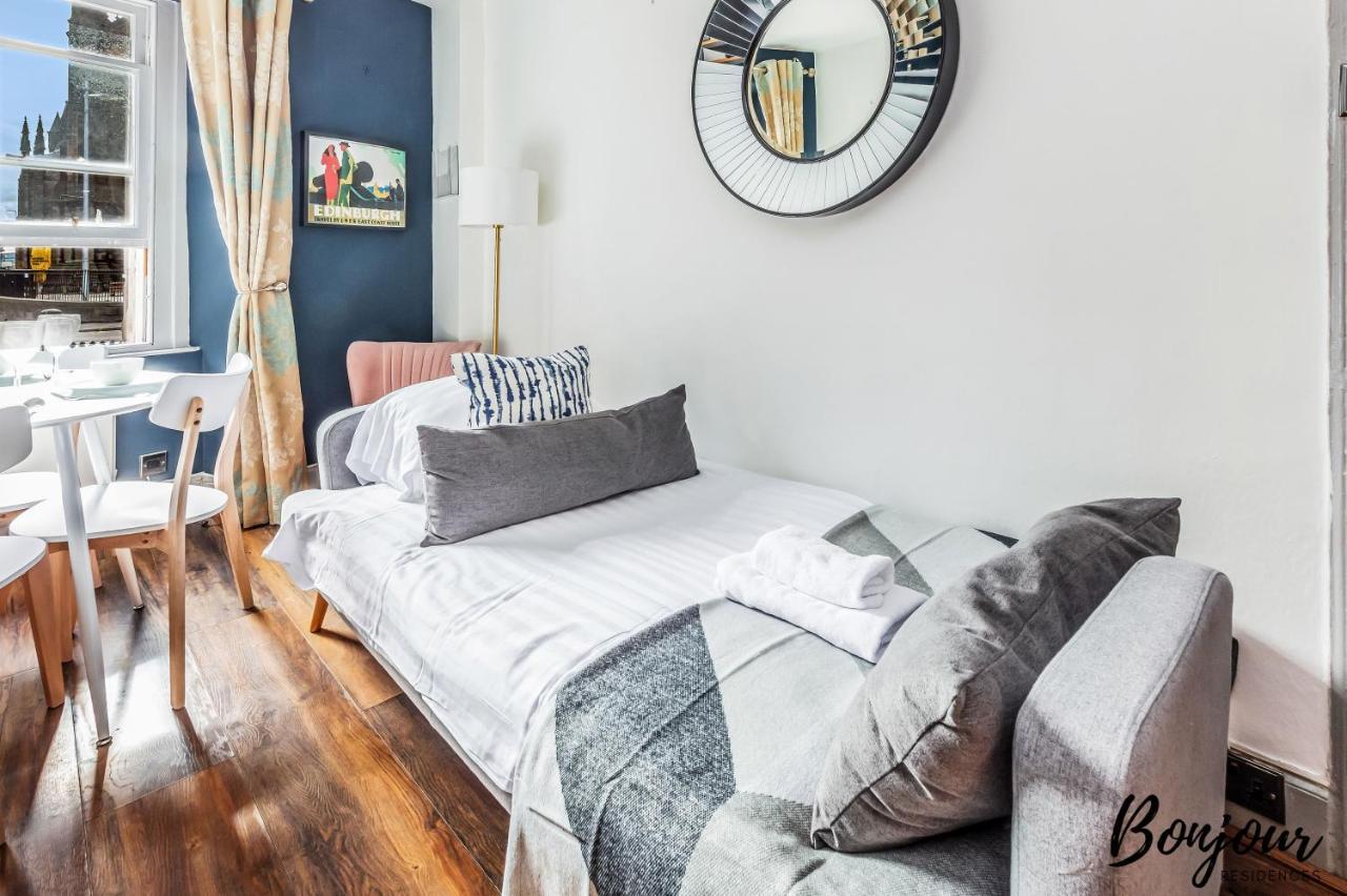 Royal Mile 3Br-2Ba, 1 Min To Castle - Free Parking & Zip Link Beds By Bonjour Residences Edinburgh Buitenkant foto